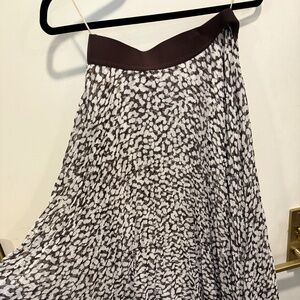 Aritzia - Wilfred | Twirl Midi Skirt